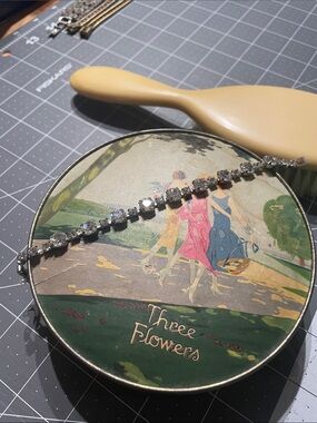 Weiss tennis bracelet alternating stones